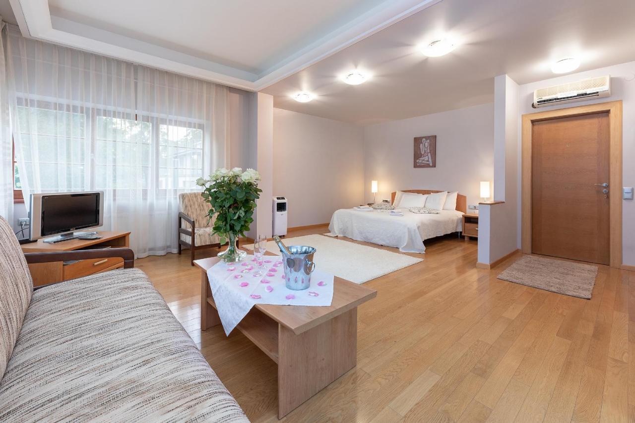Room In Guest Room - Valensija - Large Suite Jūrkalne 外观 照片