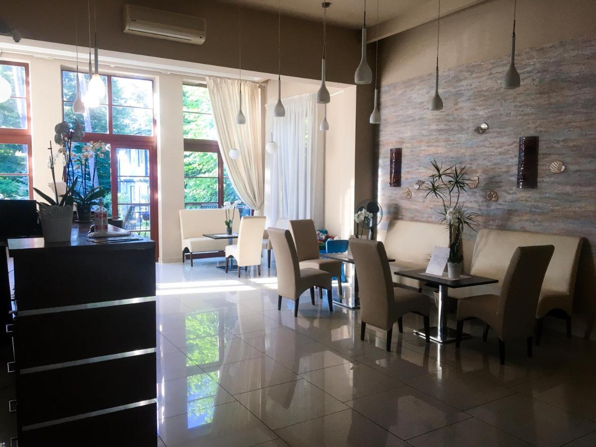 Room In Guest Room - Valensija - Large Suite Jūrkalne 外观 照片